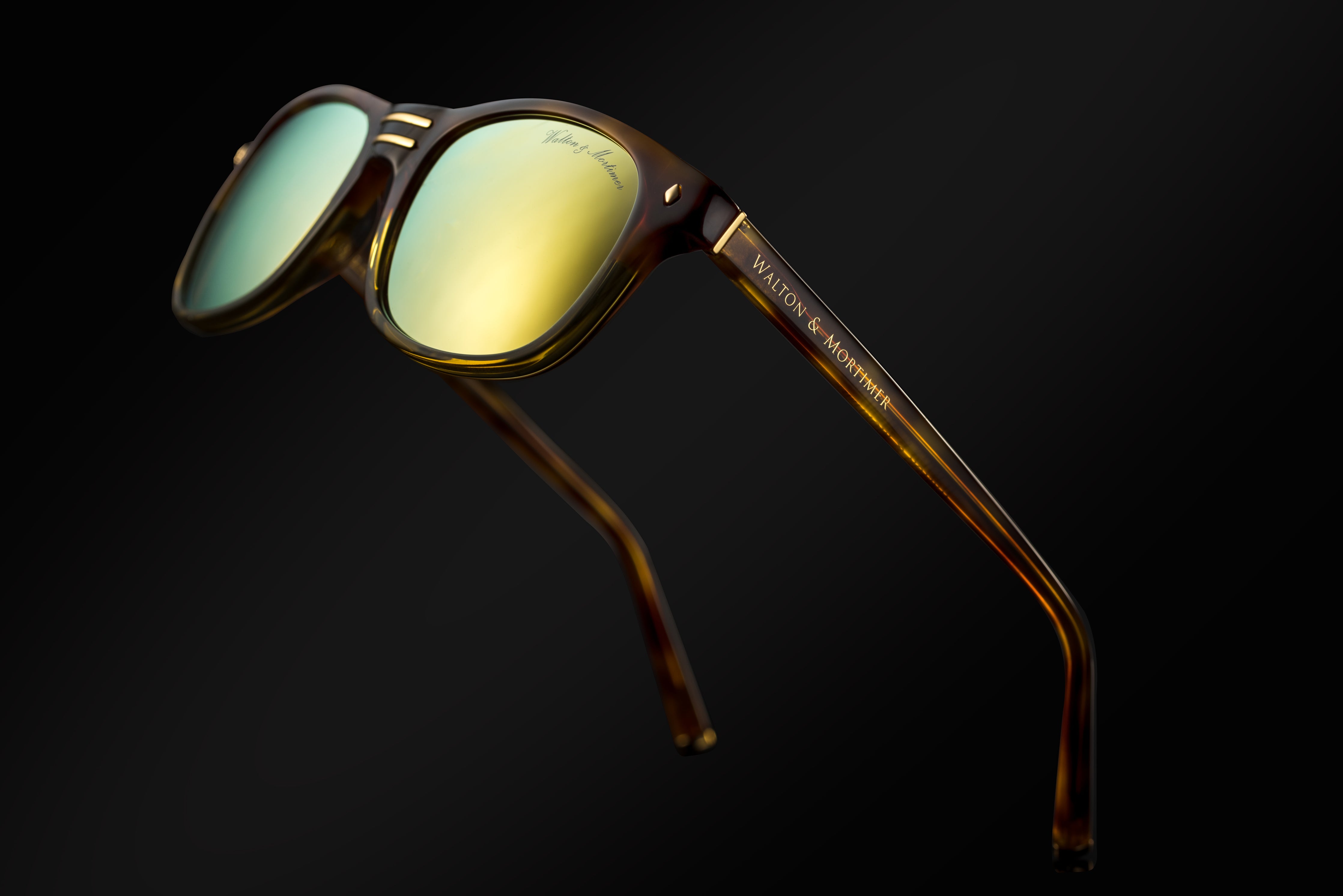 Luxury eyewear The Showrunner Havana Gold
