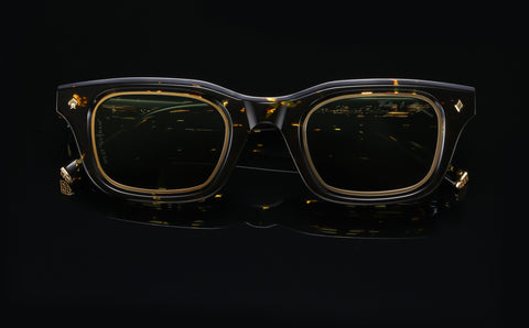 Key Features of Sunglasses: